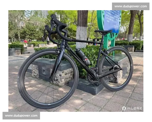 探索公路骑行的魅力与技巧体验速度与自由的极致感受